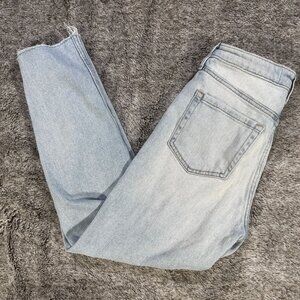 Hollister Ultra High Rise Mom Jean Sz 5S/27